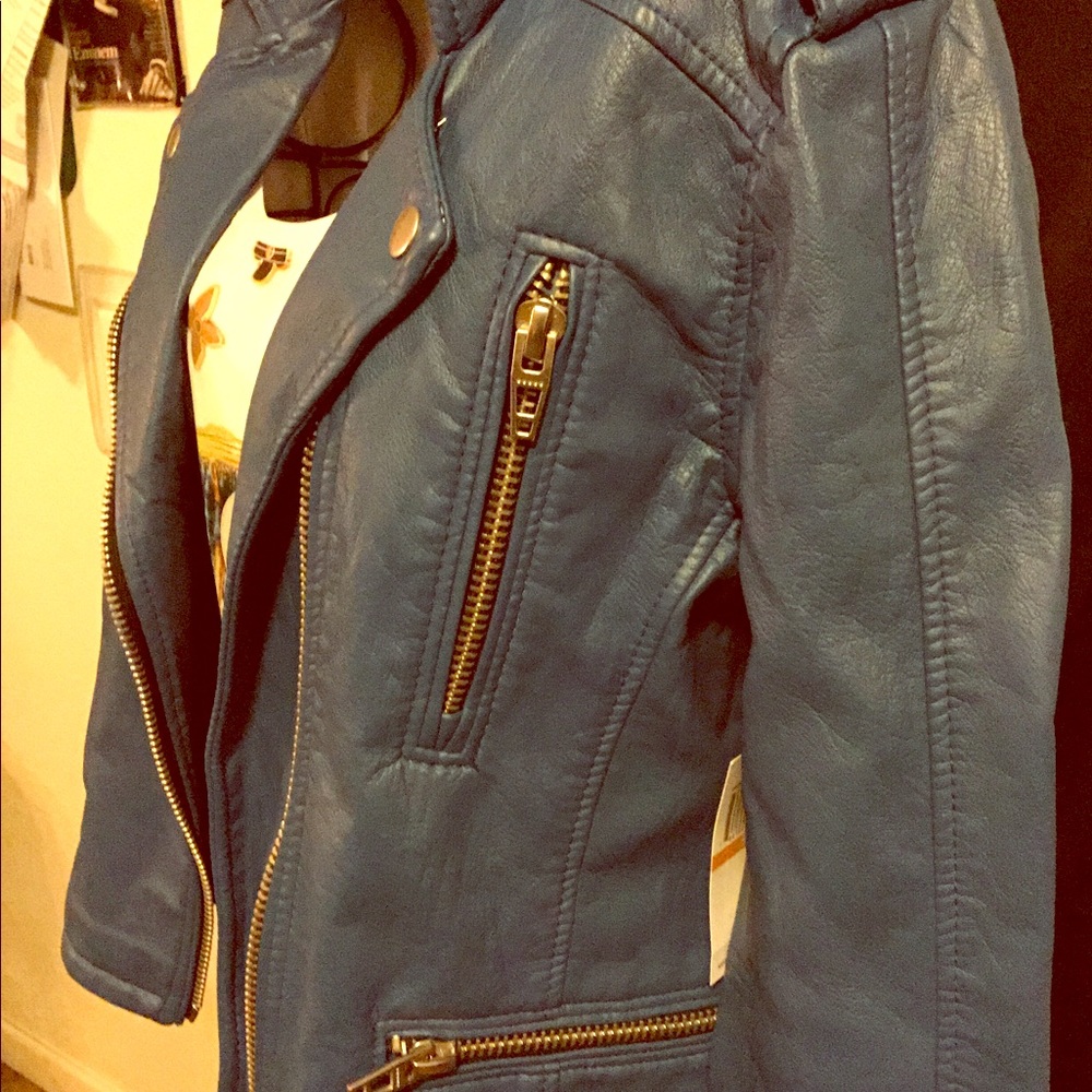 #1Leto-Bluu Rox🦊⭐️  #2-Faux leather INSTA-Classsi
